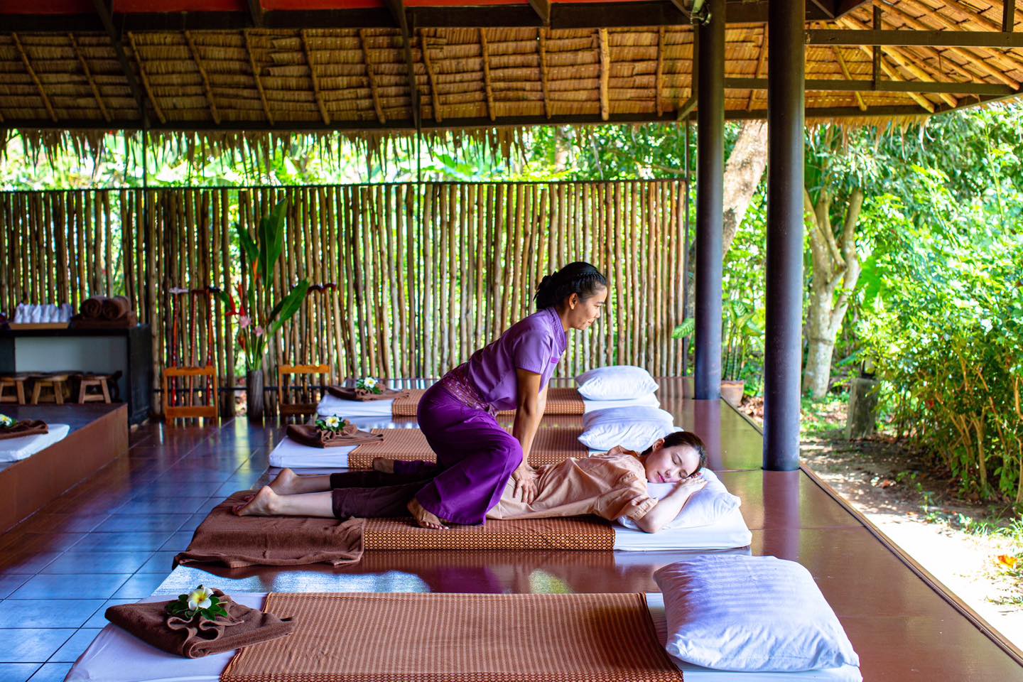 MookdaSpa Massage in phuket Good massage, natural atmosphere, relaxing massage, Thai massage, oil massage, foot massage, facial massage, the best Phuket massage shop. MookdaSpa Massage in phuket Good massage, natural atmosphere, relaxing massage, Thai massage, oil massage, foot massage, facial massage, the best Phuket massage shop.