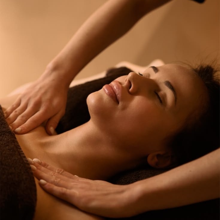 Back neck and shoulder massage at Winidda Spa, Kathu Phuket